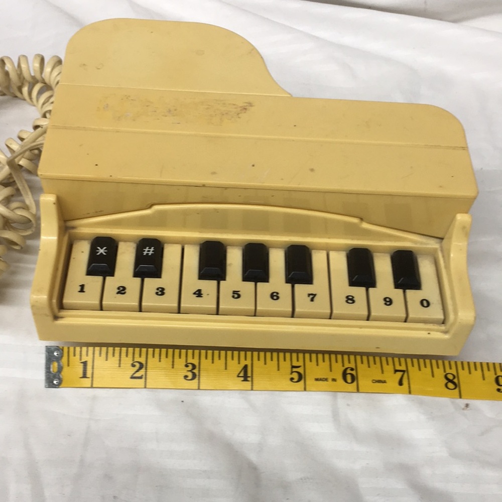 Columbia retro piano telephone sz 8x5.5x3.5